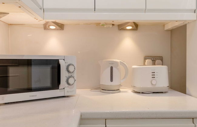 Roomy 3BD by Hampstead Heath! - Photo 22