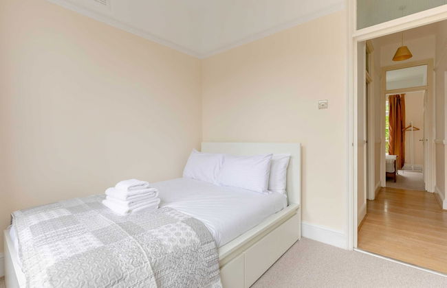 Roomy 3BD by Hampstead Heath! - Photo 12