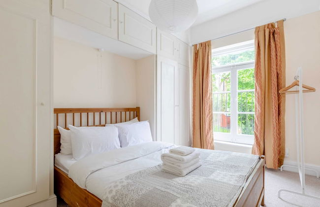 Roomy 3BD by Hampstead Heath! - Photo 13