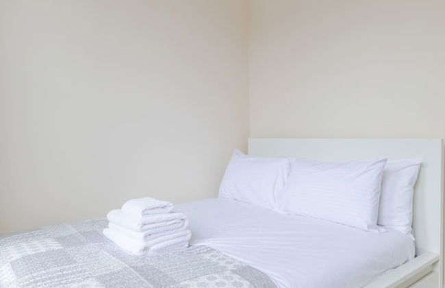 Roomy 3BD by Hampstead Heath! - Photo 8