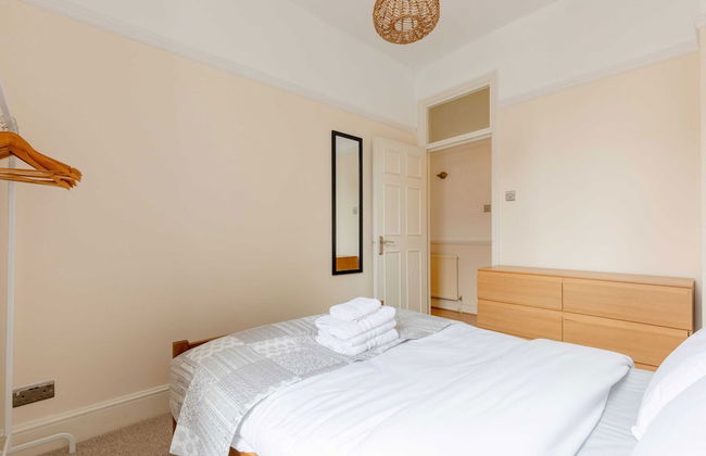 Roomy 3BD by Hampstead Heath! - Photo 5