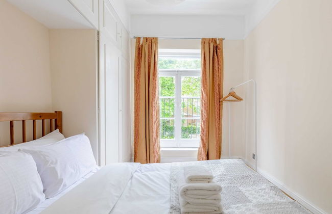 Roomy 3BD by Hampstead Heath! - Photo 6