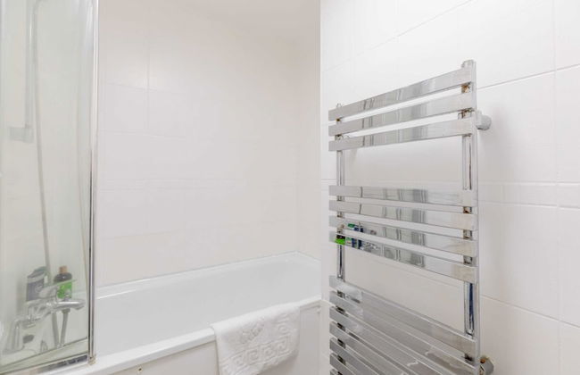Roomy 3BD by Hampstead Heath! - Photo 33