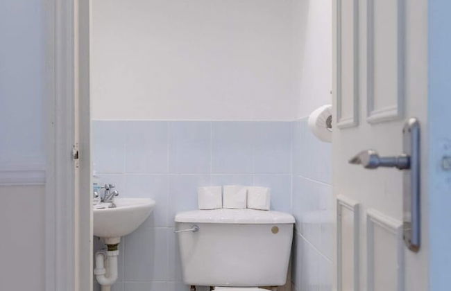 Roomy 3BD by Hampstead Heath! - Photo 32