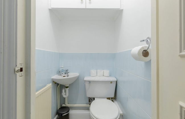 Roomy 3BD by Hampstead Heath! - Photo 31