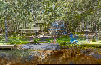 Photo 2 - Lake Daze by Avantstay Lakefront w/ Modern Interior, Enclosed Porch & Hot Tub