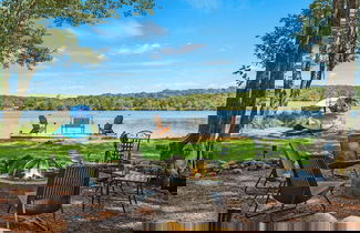 Foto 1 - Lake Daze by Avantstay Lakefront w/ Modern Interior, Enclosed Porch & Hot Tub