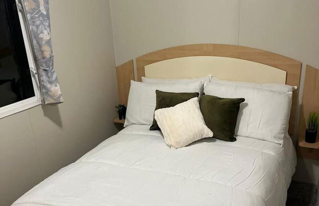 3 Bedroom Caravan - Sleeps 8 - Parking, Wifi, Pool - Foto 3