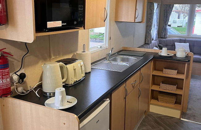 3 Bedroom Caravan - Sleeps 8 - Parking, Wifi, Pool - Foto 6