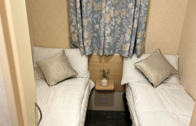 3 Bedroom Caravan - Sleeps 8 - Parking, Wifi, Pool - Foto 4