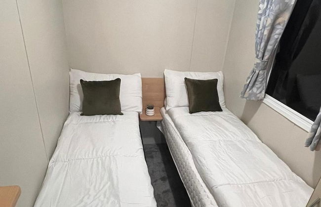 3 Bedroom Caravan - Sleeps 8 - Parking, Wifi, Pool - Foto 5