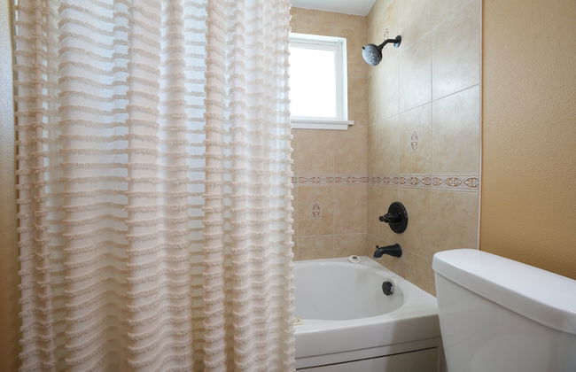 Sweet 4 bedroom, 3 bath plus Loft Bedroom, Pool Home - Foto 25