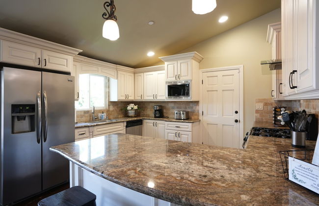 Sweet 4 bedroom, 3 bath plus Loft Bedroom, Pool Home - Foto 1