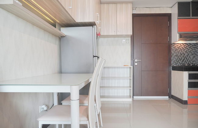 Homey And Modern Studio At Sky Terrace Apartment - Foto 20