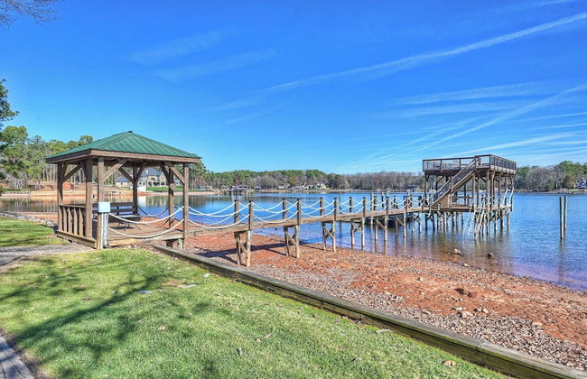 Bear Creek Lodge by Avantstay Lakefront + Dock - Foto 18