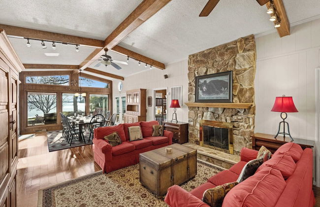 Bear Creek Lodge by Avantstay Lakefront + Dock - Foto 35