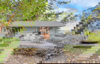 Photo 1 - Cove Cottage by Avantstay Waterfront Views + Spa