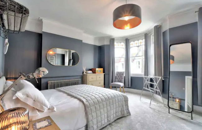 Stunning House in Leigh-on-sea - Photo 3