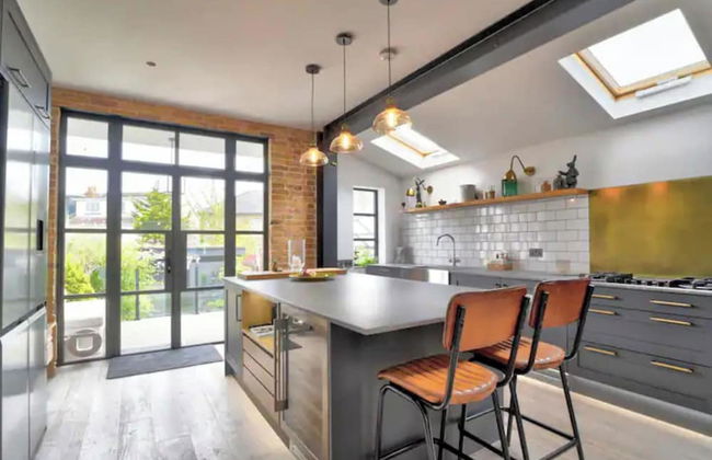 Stunning House in Leigh-on-sea - Photo 12