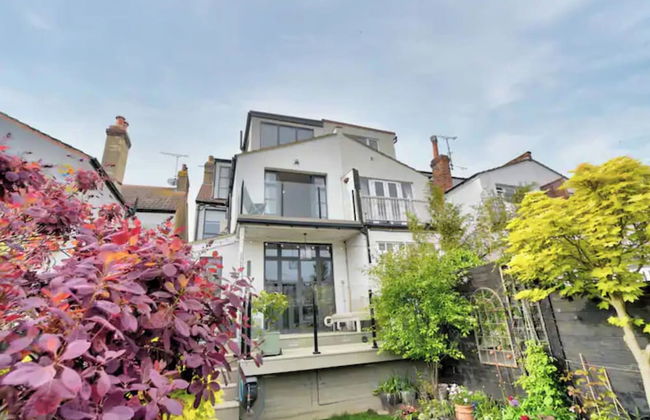 Stunning House in Leigh-on-sea - Photo 36
