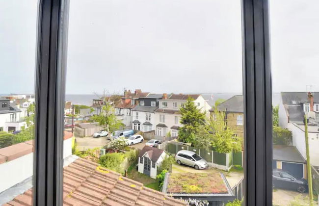 Stunning House in Leigh-on-sea - Photo 41