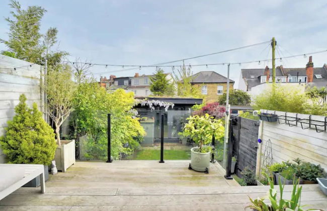 Stunning House in Leigh-on-sea - Photo 33