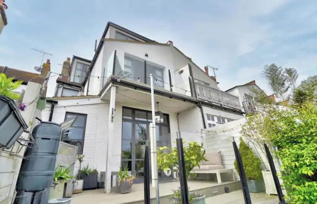 Stunning House in Leigh-on-sea - Photo 37