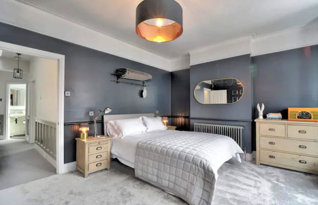 Stunning House in Leigh-on-sea - Photo 2