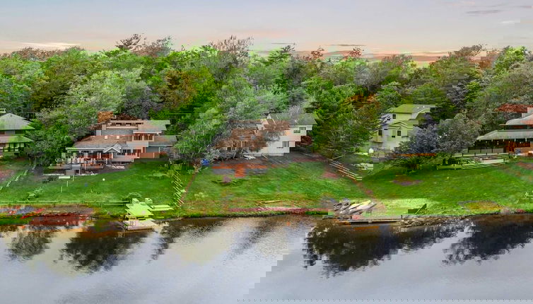 Foto 1 - Pocono Lakefront by Avantstay Dock + Lake Access