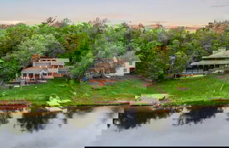 Foto 1 - Pocono Lakefront by Avantstay Dock + Lake Access