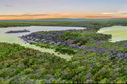 Foto 34 - Pocono Lakefront by Avantstay Dock + Lake Access