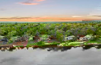 Foto 2 - Pocono Lakefront by Avantstay Dock + Lake Access