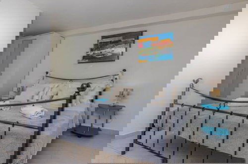 Foto 5 - Adorable Villa With Pool and Terrace