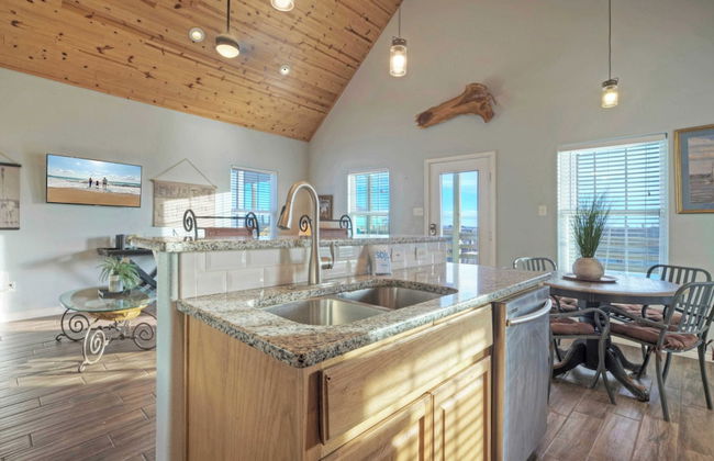 Balcony w/ Bay View Shared Pool + Boat Dock Fat Flounder by Avantstay - Foto 14