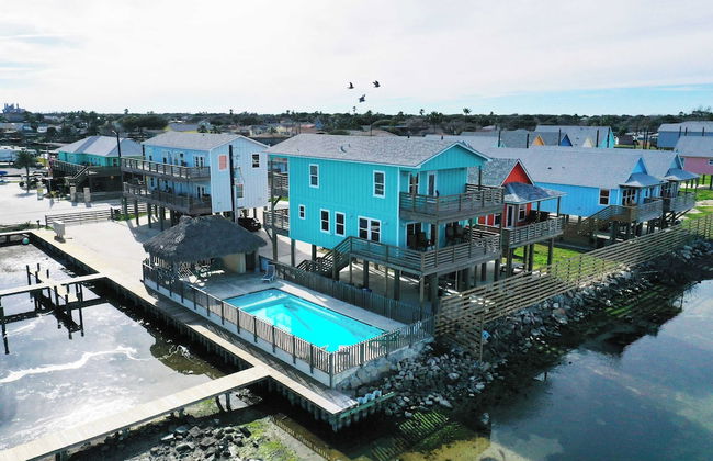 Balcony w/ Bay View Shared Pool + Boat Dock Fat Flounder by Avantstay - Foto 46
