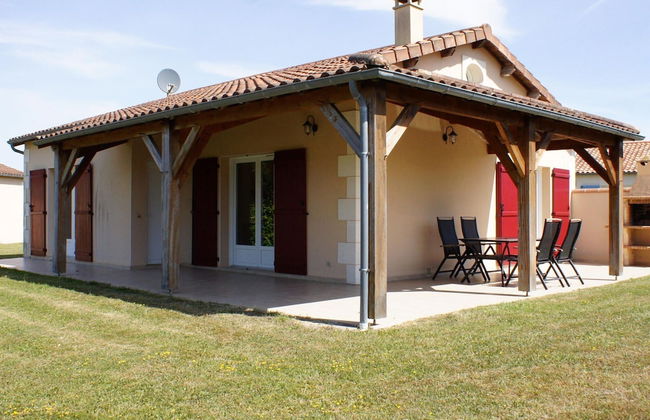 Peaceful Holiday Home With Pool at Les Forges - Photo 36
