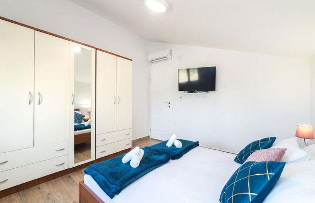 Apartments Mistral - Three Bedroom Apartment With Balcony and Shared Pool - Foto 7