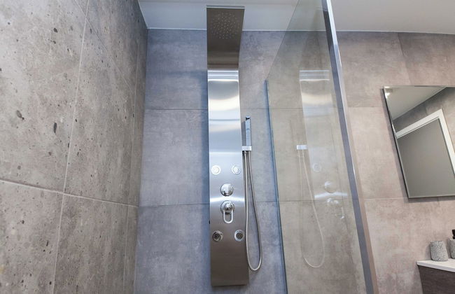 Minimalist Modern Nea Kifisia Studio - Photo 14