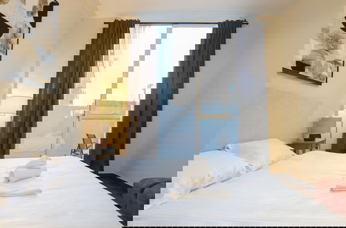 Foto 16 - Elite LUX Holiday Homes - Enchanting 1BR Apt Games Pool Gym Access in Arjan Dubai