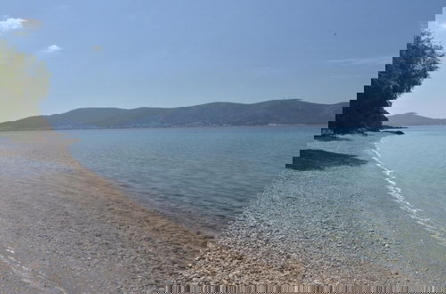 Foto 39 - Salamis Beachfront House
