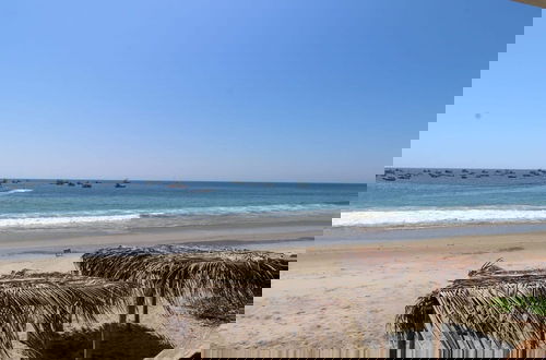 Photo 12 - Fascinating 2BR With Spectacular Ocean View