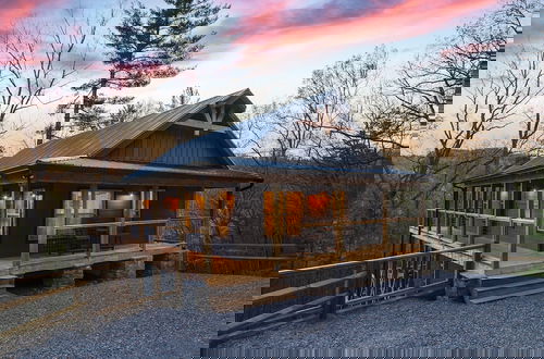 Foto 1 - The Gathering Place 3 Bedroom Cabin by RedAwning