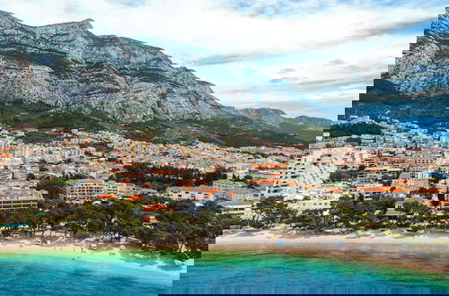 Photo 29 - Luxury Penthouse Apt on beach Makarska