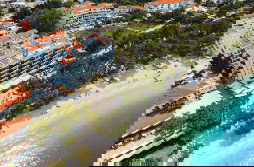 Photo 30 - Luxury Penthouse Apt on beach Makarska