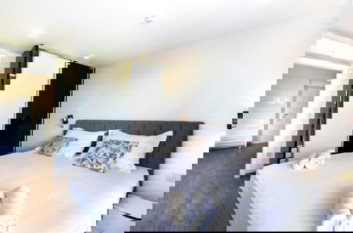 Photo 2 - Luxury Penthouse Apt on beach Makarska