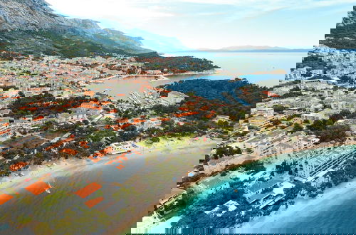Photo 34 - Luxury Penthouse Apt on beach Makarska