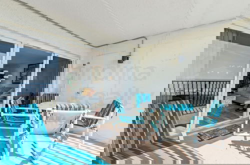 Foto 30 - Tropical Theme Condo with Picturesque Atlantic View by RedAwning
