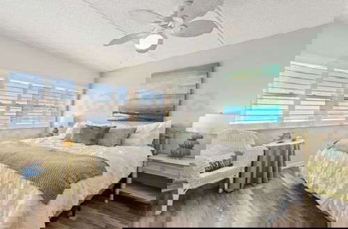 Foto 3 - Tropical Theme Condo with Picturesque Atlantic View by RedAwning