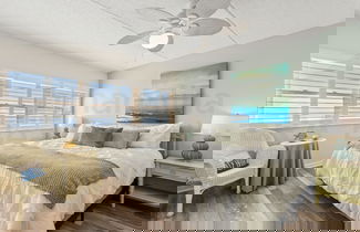 Foto 3 - Tropical Theme Condo with Picturesque Atlantic View by RedAwning
