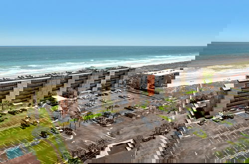 Foto 41 - Tropical Theme Condo with Picturesque Atlantic View by RedAwning